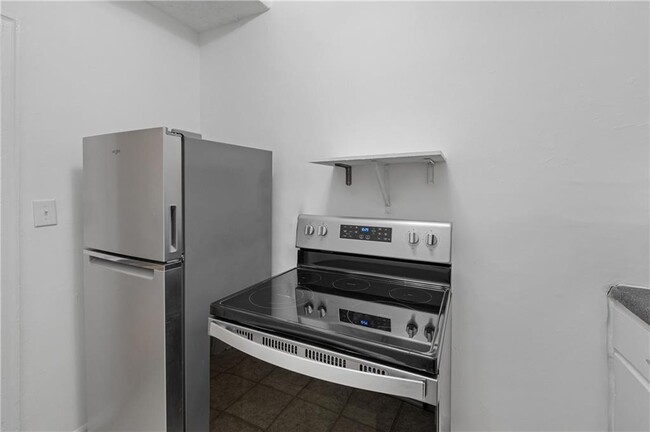 Building Photo - 1338 McLendon Ave NE