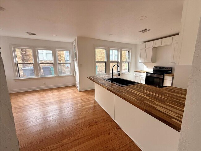 Foto del edificio - 415 NW 33rd St