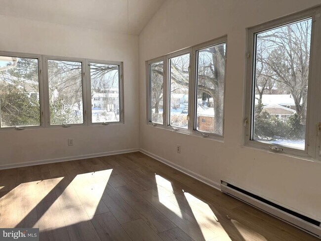 Foto del edificio - 9120 Peabody St