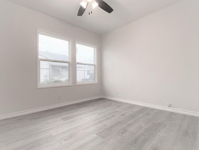 Building Photo - 5148 W 131st St