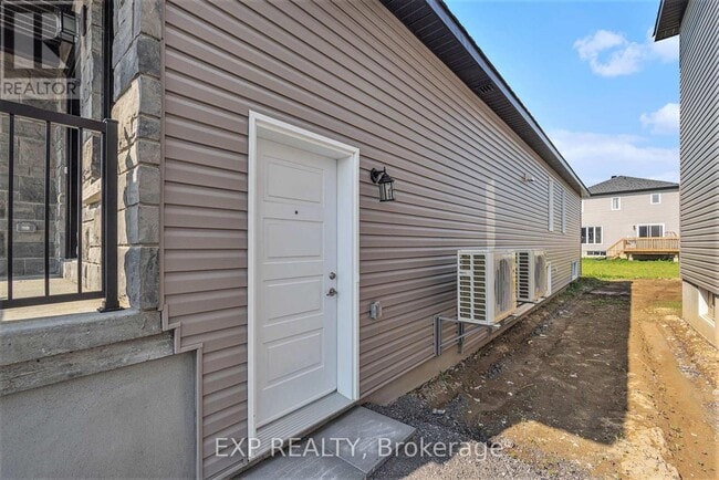 Building Photo - 1214 Montblanc Cres