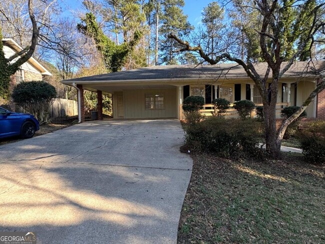 Building Photo - 501 Valleyview Dr