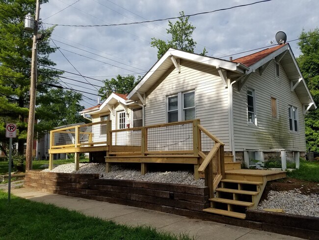 Building Photo - 609 N Dunn St