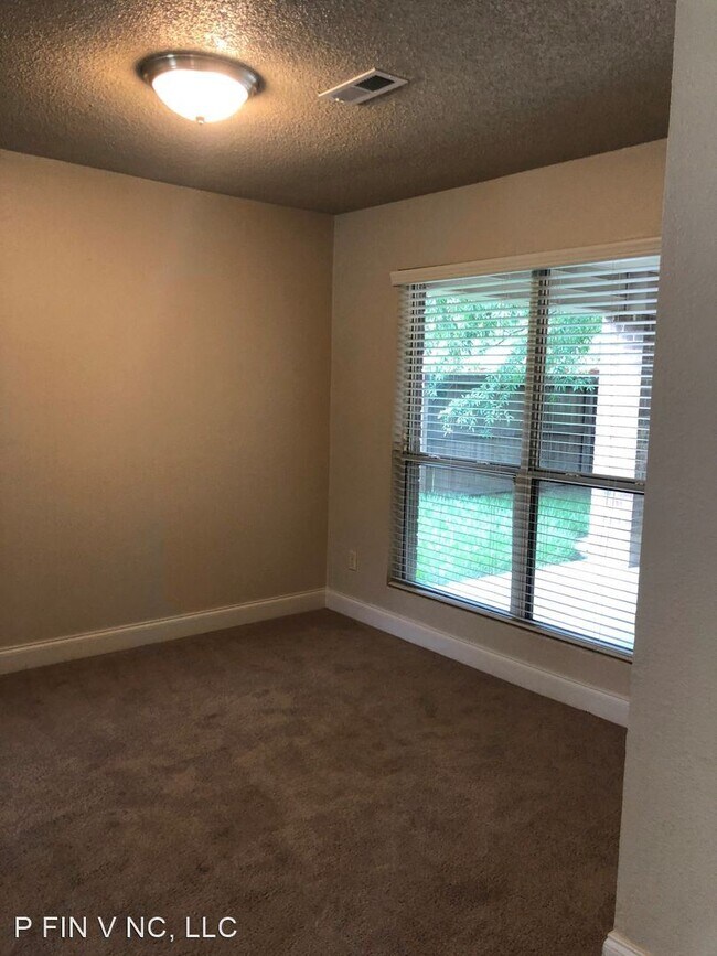 Building Photo - 4 br, 2.5 bath House - 101 Calla Ct