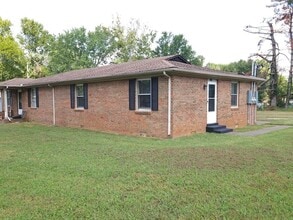Building Photo - 1676 Ragland Ln