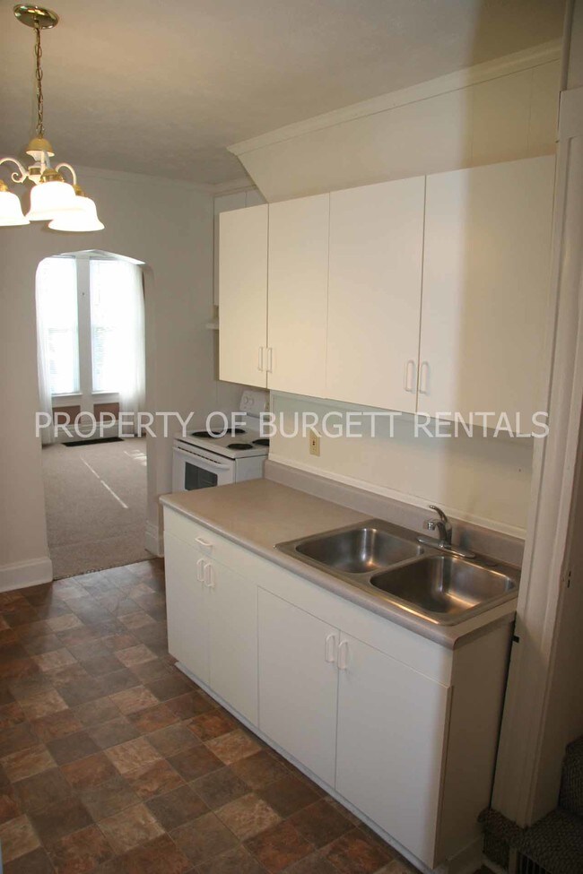 Foto del edificio - 491 Robinson St