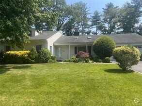 Building Photo - 60 Oaktree Ln