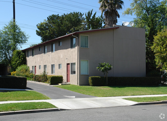 Building Photo - Conejo Park Apartments