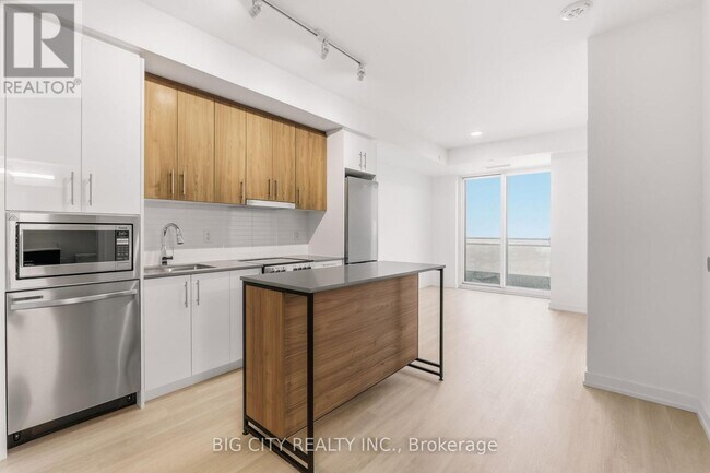 Photo du bâtiment - 9751 Markham Rd