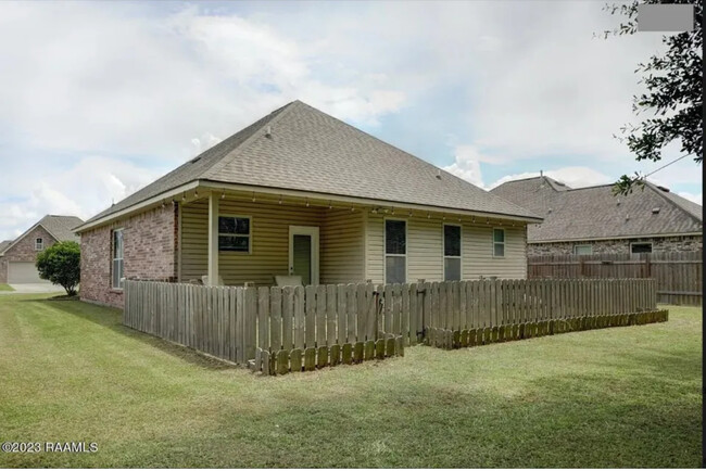 Building Photo - 109 Caddo Ct
