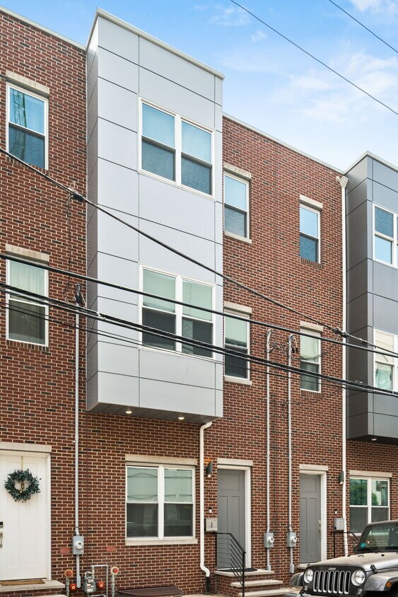 Primary Photo - 144 W Wildey St