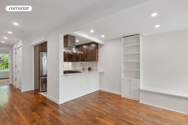 Foto del edificio - 637 Warren St