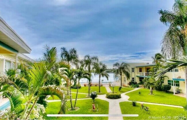 Foto del edificio - 910 Bay Dr