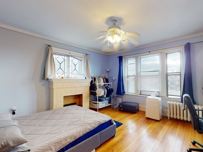 Building Photo - Fenway 3 Bed – Heat & Water Included – 1,003 Sq Ft – 9/1