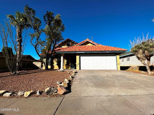 Building Photo - 11652 John Weir Dr