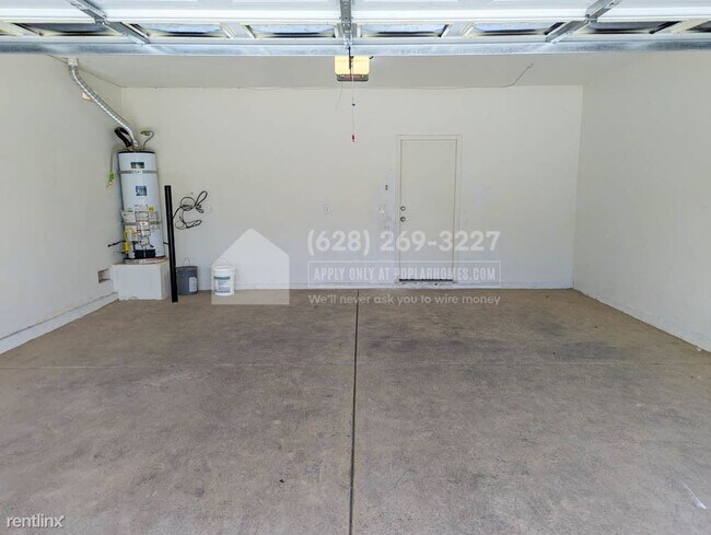 Foto del edificio - 3 br, 3 bath House - 6204 Sugartree Avenue -
