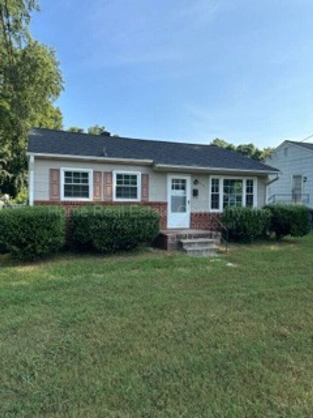 Primary Photo - 1437 Bretton St
