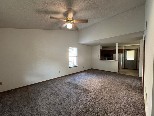 Building Photo - 3570-3572-3572 Prescott Dr