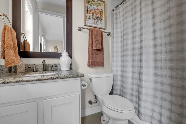 Foto del edificio - 1721 Upland Lakes