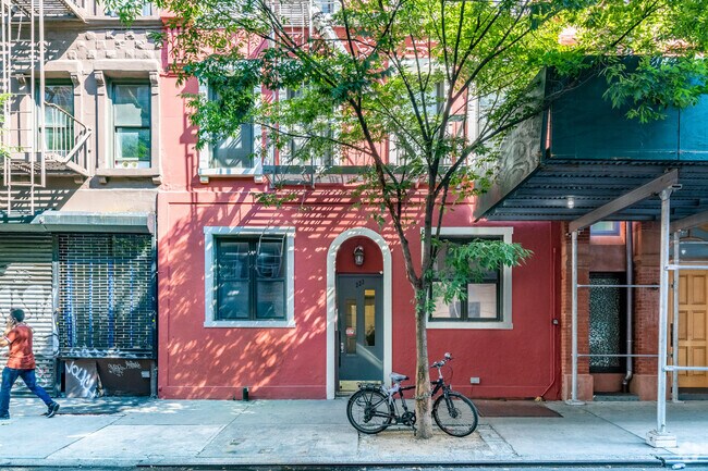 Building Photo - 223 Sullivan St