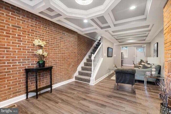 Foto del edificio - 1230 W Lombard St