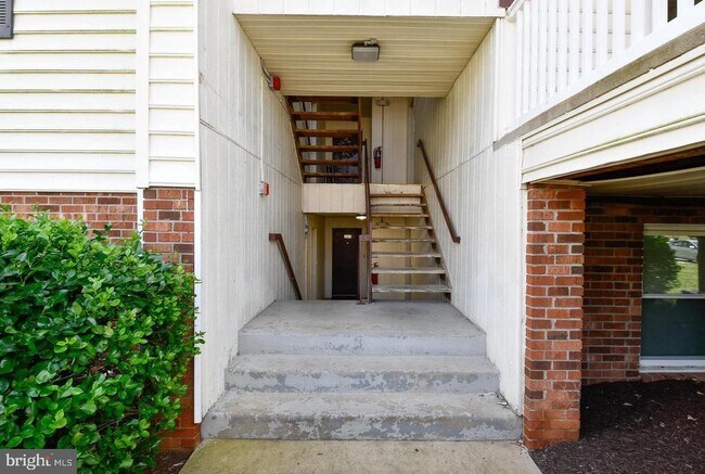 Foto del edificio - 102 Chesterfield Ln