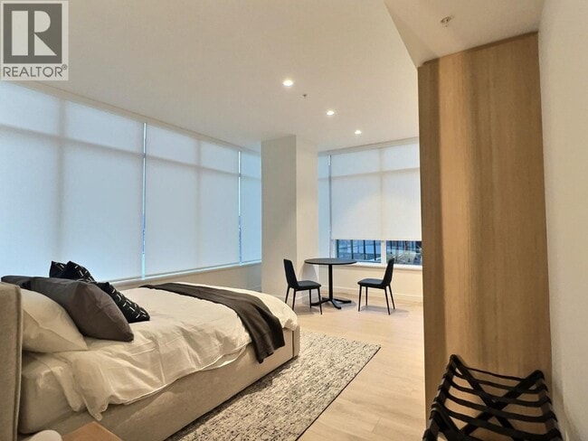 Building Photo - 505 Nelson St