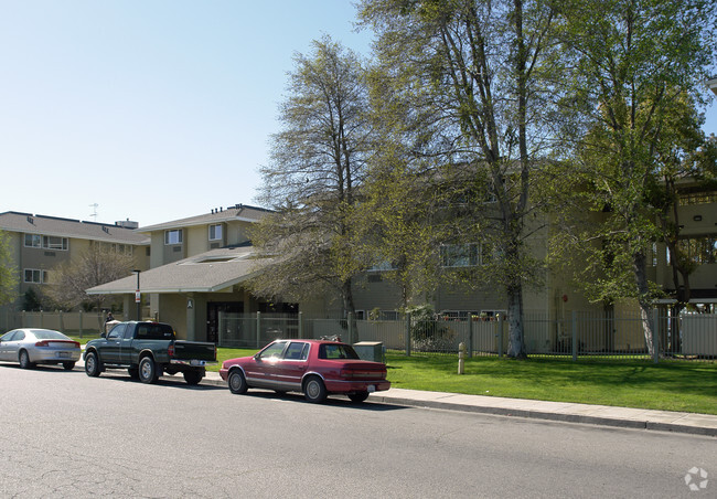 Foto del edificio - Yosemite Manor