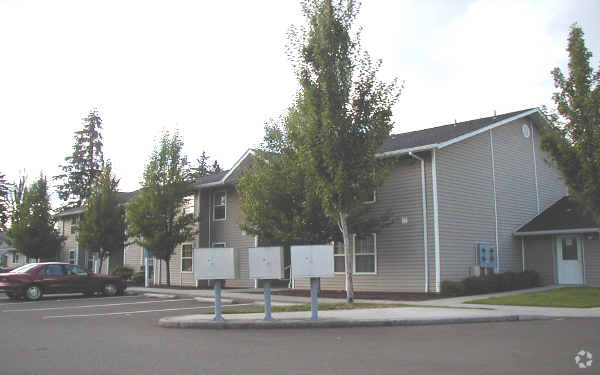 Foto principal - Pine Terrace Apartments