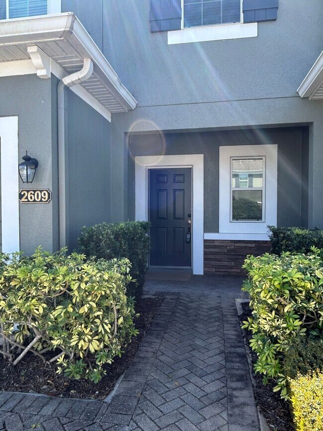 Building Photo - Townhouse in Gated Community of Riverview ...
