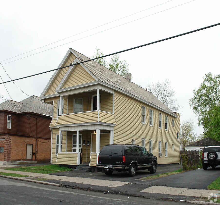 Foto del edificio - 910-912 Francis Ave