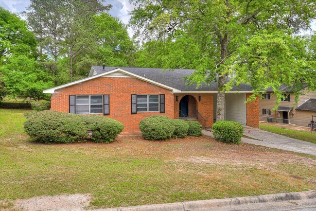 Foto del edificio - 2504 Stonehedge Ct