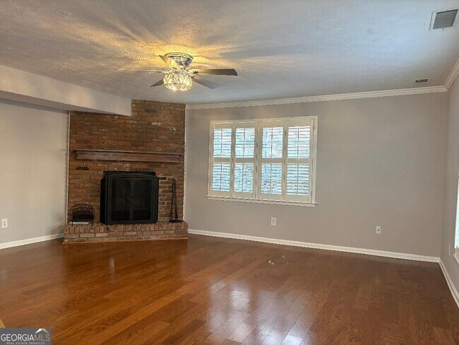 Foto del edificio - 228 Fairview Ave