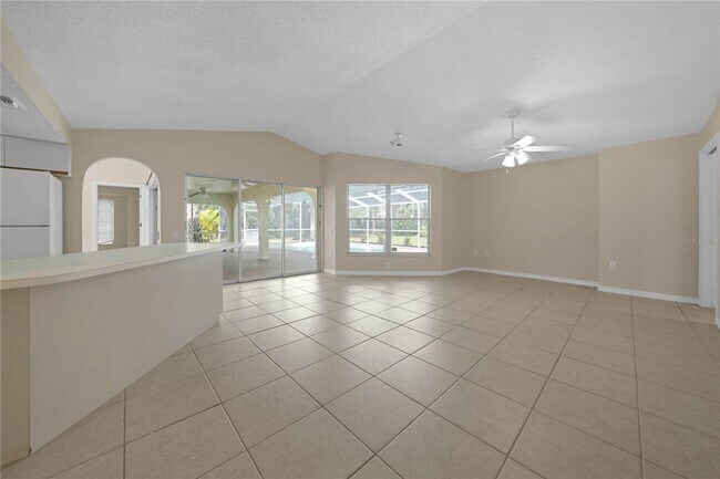 Foto del edificio - Pool Home on Cul-de-sac. Private Road and ...
