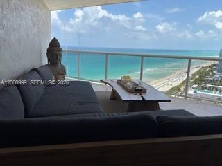 Foto del edificio - 6767 Collins Ave