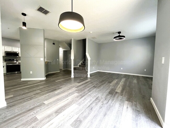 Foto del edificio - 6682 S Goldenrod Rd