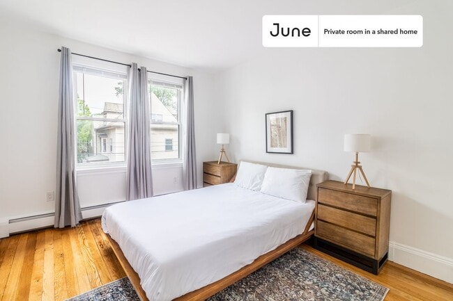 Building Photo - Room in Shared 7 bed/2 bath home