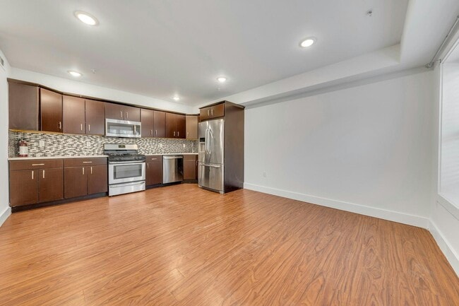 Building Photo - 308 18th St