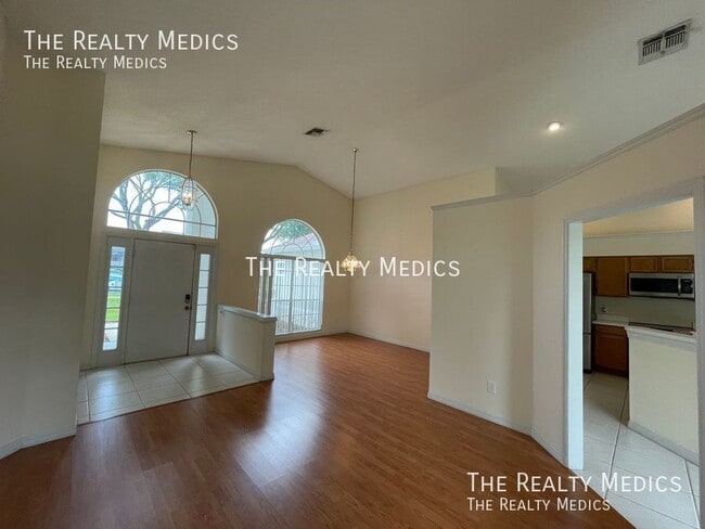 Building Photo - 737 Lagoon Dr