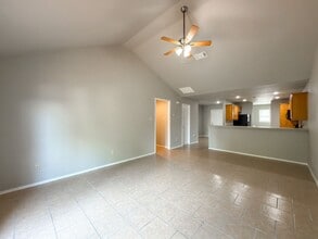 Building Photo - 906 N 46th St