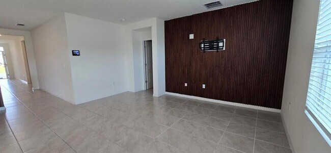 Foto del edificio - 804 Horsetail Dr