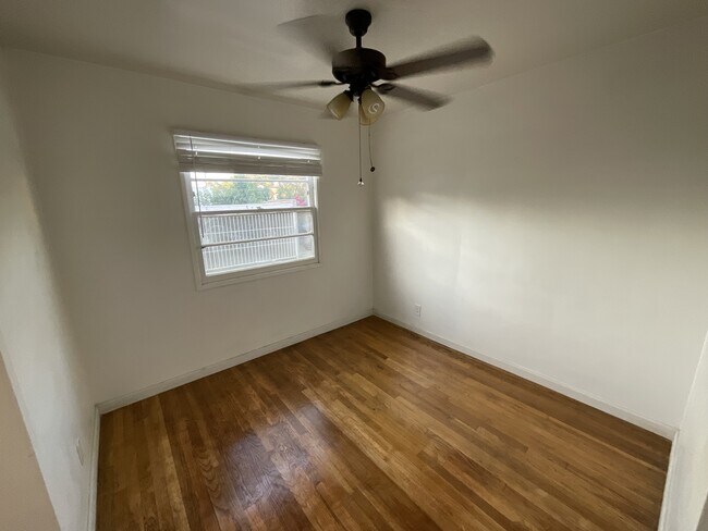 Foto del edificio - 2475 Silver Lake Blvd