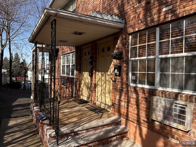 Building Photo - 180 Highland Ave