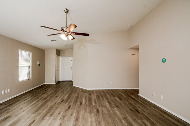 Building Photo - 5116 W T Ryan Ln