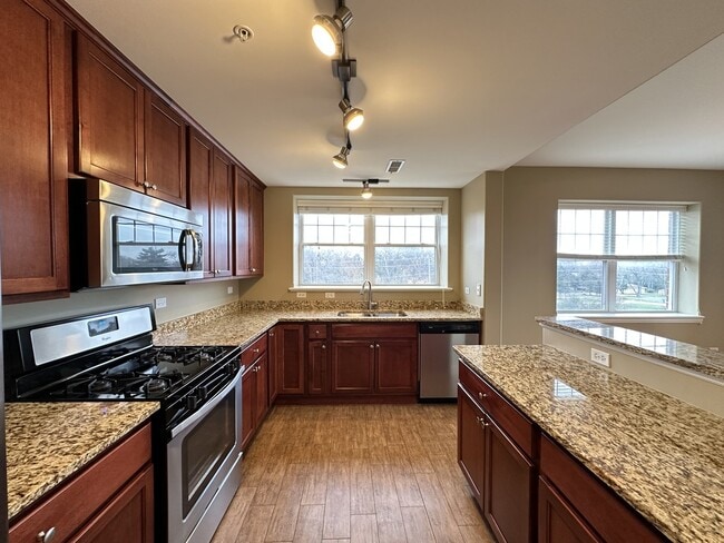 Building Photo - 2 Itasca Place