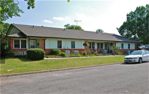 Building Photo - 201 Las Bresas St