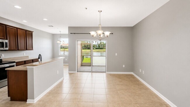 Foto del edificio - 3696 Parkridge Cir