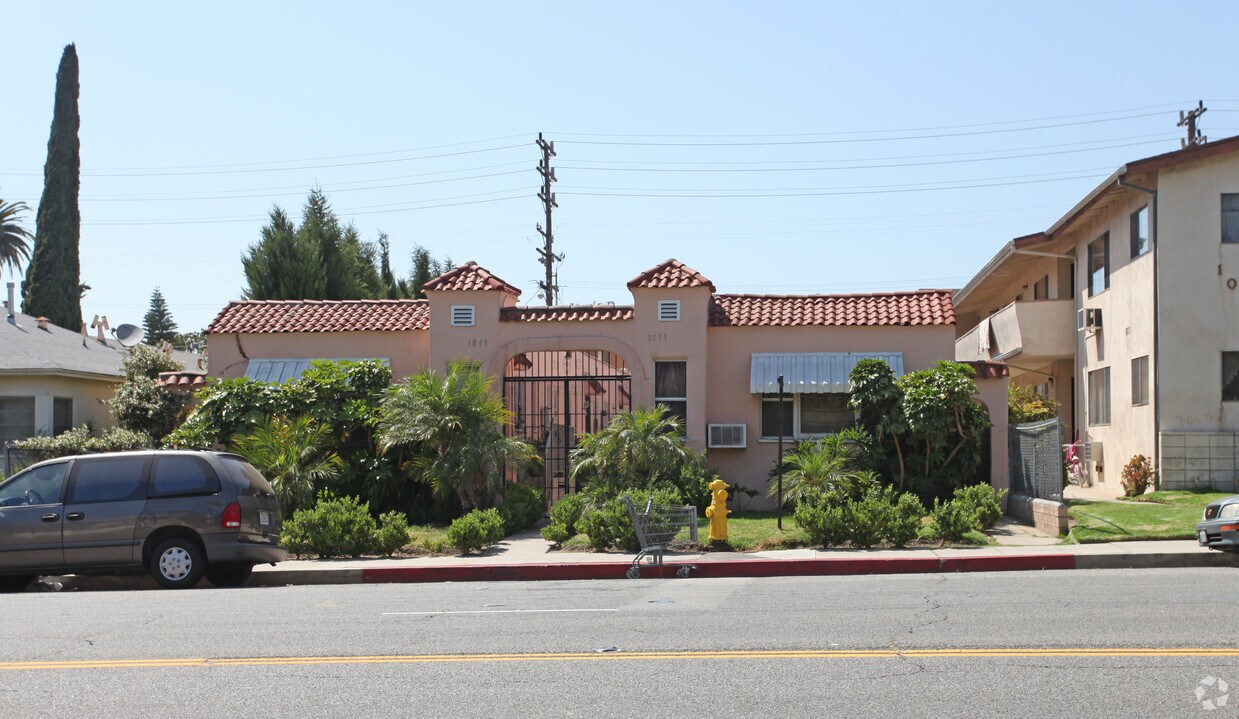 Foto del edificio - 1049 Western Ave
