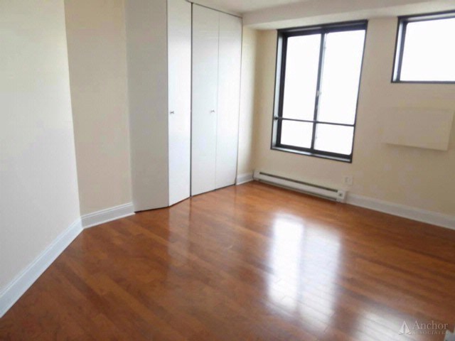 Foto del edificio - 1295 5th Ave