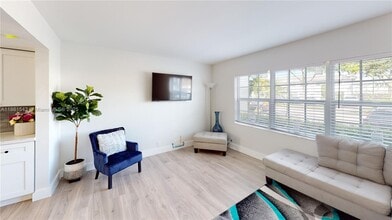 Building Photo - 1825 SW 81st Terrace